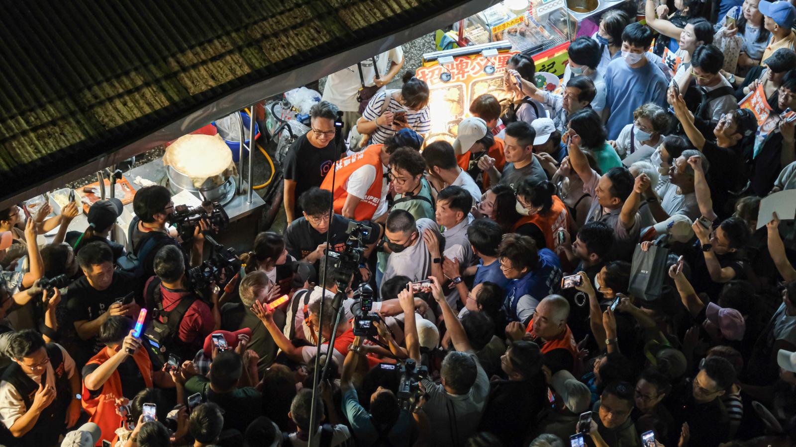 蔣萬安、沈伯洋支持度差距?他揪民調一指標「北市破6成」:早非藍營鐵打營盤