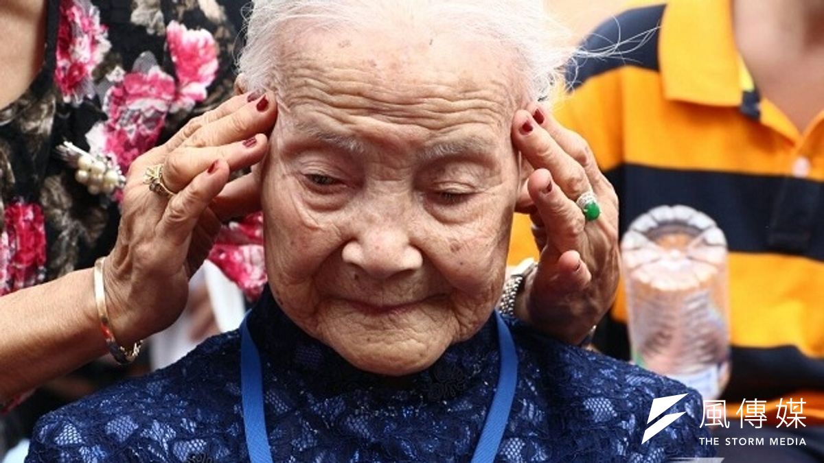 國慶教親日13日舉行,許多人參與表達對長輩的一份心。(葉信菉攝) 國慶教親日13日舉行,許多人參與表達對長輩的一份心。(葉信菉攝)