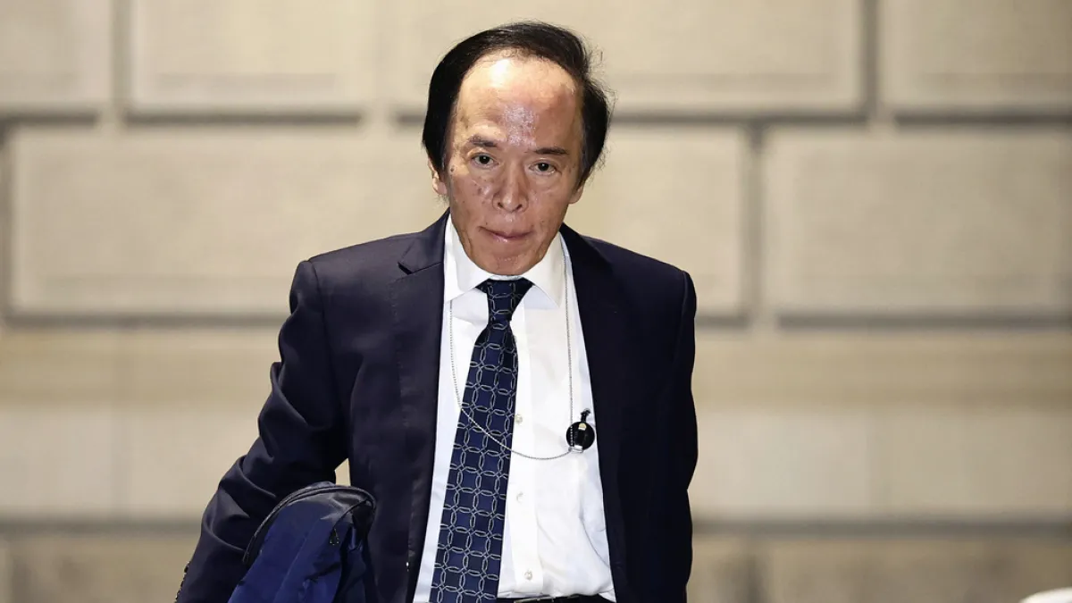 日銀の植田和男総裁の発言を受けて失望売りが広がり、円相場は下落した。(AP)