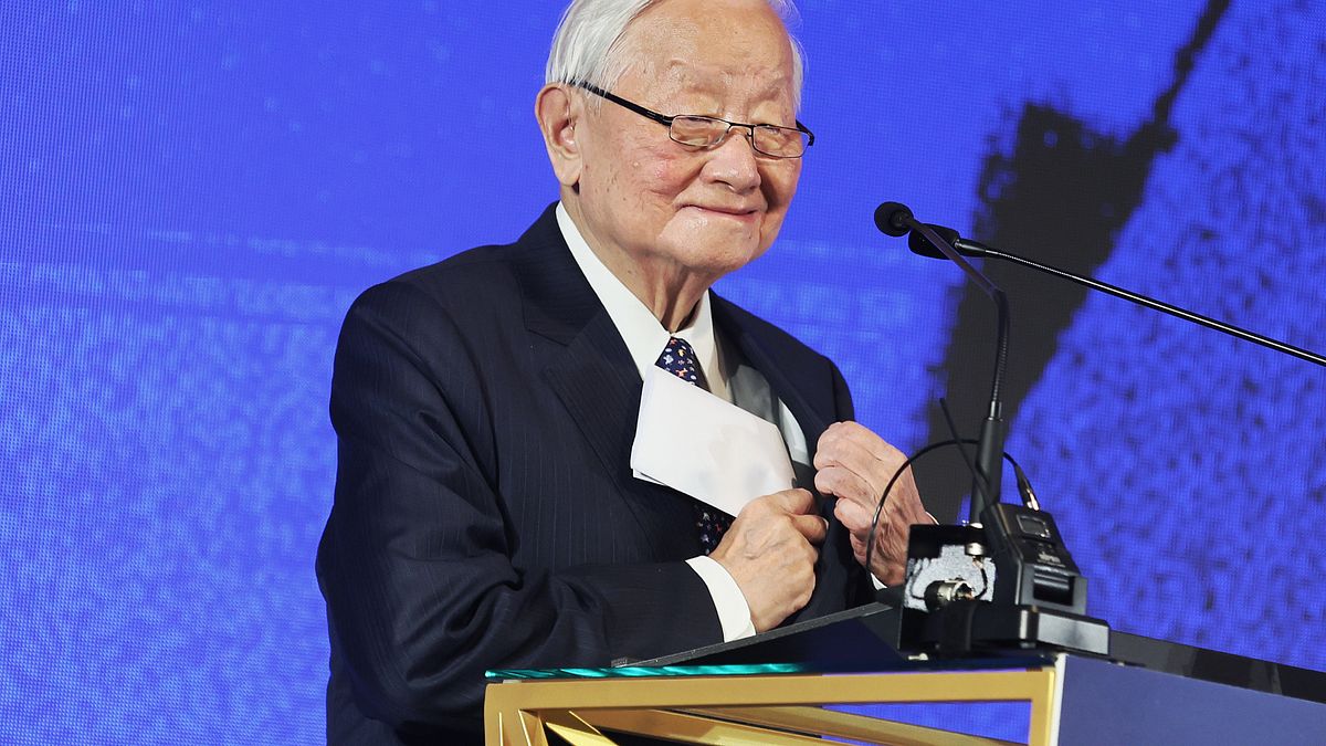 台積電沒有「次等公民」!張忠謀揭密當年堅持:讓2400名派遣、連清潔工都轉正職的背後真相