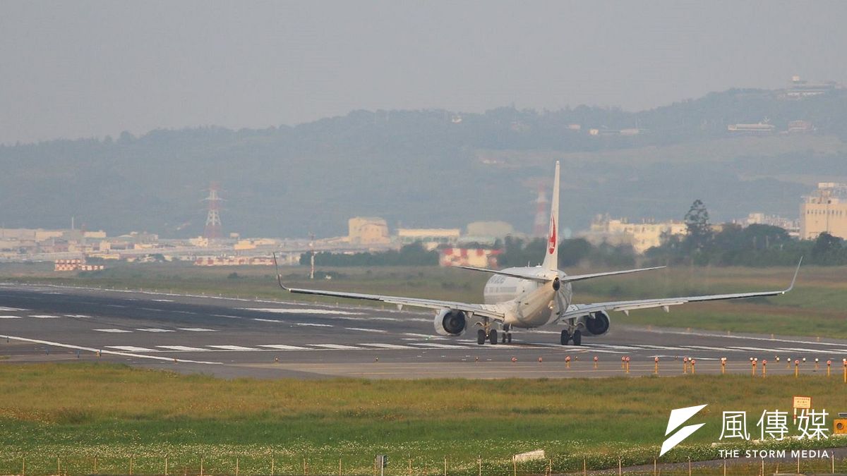 民航局宣布,26日起配合美國規定,旅客辦理報到及登機時,航空公司都要詢問保安相關問題。(資料照,方炳超攝) 民航局宣布,26日起配合美國規定,旅客辦理報到及登機時,航空公司都要詢問保安相關問題。(資料照,方炳超攝)