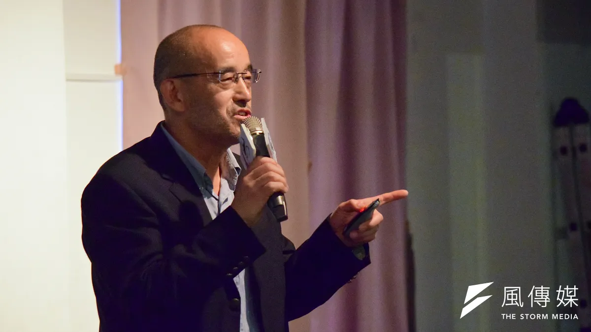 經濟學家朱嘉明15日應邀出席思沙龍「從美國關閉黃金窗口看失控的貨幣-當代人類生存的最大課題」座談,他說,隨著科技的進步,貨幣的去中心化,目前也正在發生,比特幣就是一例。(陳伯聖攝)