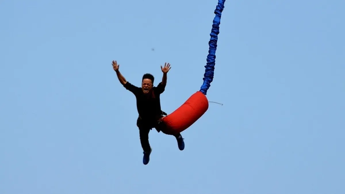 男子挑戰高空彈跳,跳下中途繩索竟意外斷裂。(圖/示意圖/翻攝自pixabay) 男子挑戰高空彈跳,跳下中途繩索竟意外斷裂。(圖/示意圖/翻攝自pixabay)