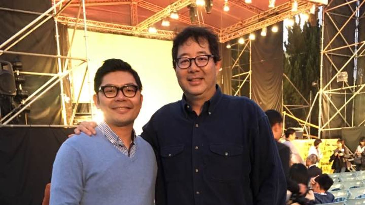 許毓仁(左)表示,齊柏林是一個默默行善的人,許跟齊認識好幾年,齊一直關心環境和偏鄉教育,看見台灣紀錄片也把台灣之美帶向全世界。(取自許毓仁臉書) 許毓仁(左)表示,齊柏林是一個默默行善的人,許跟齊認識好幾年,齊一直關心環境和偏鄉教育,看見台灣紀錄片也把台灣之美帶向全世界。(取自許毓仁臉書)