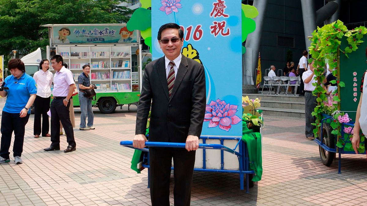 慶佛誕及母親節 嘉義圓福寺改裝人力車繞境浴佛 慶佛誕及母親節 嘉義圓福寺改裝人力車繞境浴佛