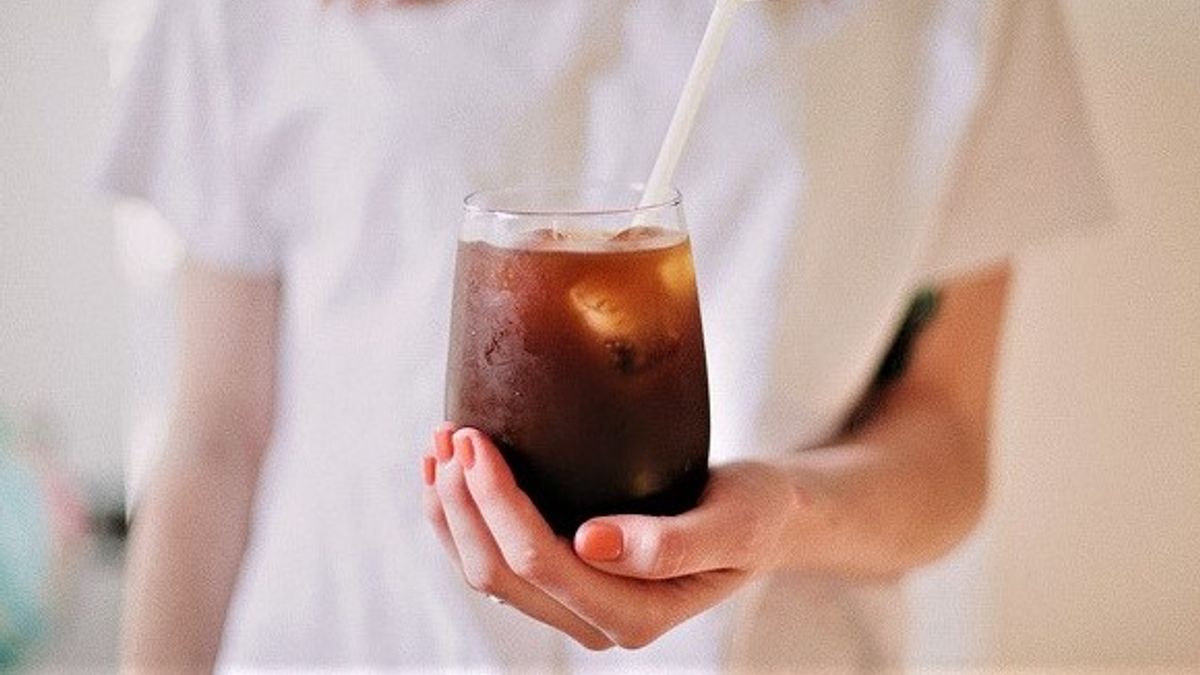 天氣超熱,如果能隨時隨地來杯沁涼咖啡提神有多好!7-11 在美國推出一款能「急速冷凍」的氣泡咖啡,超炫科技讓你不用事先冰好咖啡,也能立刻享用冰凍飲料。(圖/Abi Porter@flickr) 天氣超熱,如果能隨時隨地來杯沁涼咖啡提神有多好!7-11 在美國推出一款能「急速冷凍」的氣泡咖啡,超炫科技讓你不用事先冰好咖啡,也能立刻享用冰凍飲料。(圖/Abi Porter@flickr)