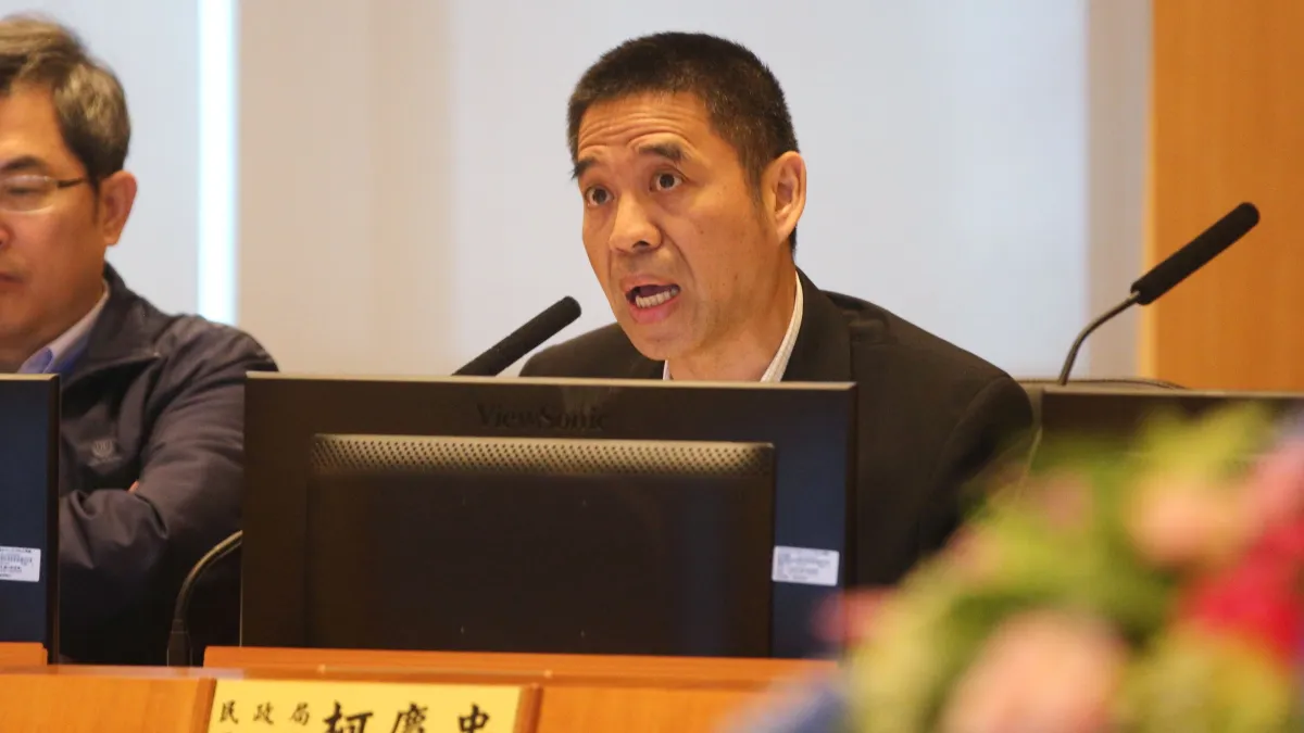 新北市民政局長柯慶忠表示,未來將進一步將錢與權下放公所,提升里長為民服務,及於災害發生時的應變能力與環境品質改善 。(圖/新北市民政局提供)
