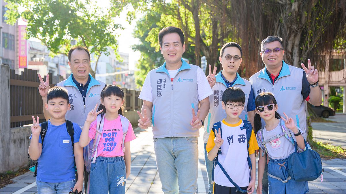 歷經1年工期的「西門國小通學步道」,為竹市學童打造更安全與寬廣的上學路。(圖/新竹市政府提供) 歷經1年工期的「西門國小通學步道」,為竹市學童打造更安全與寬廣的上學路。(圖/新竹市政府提供)