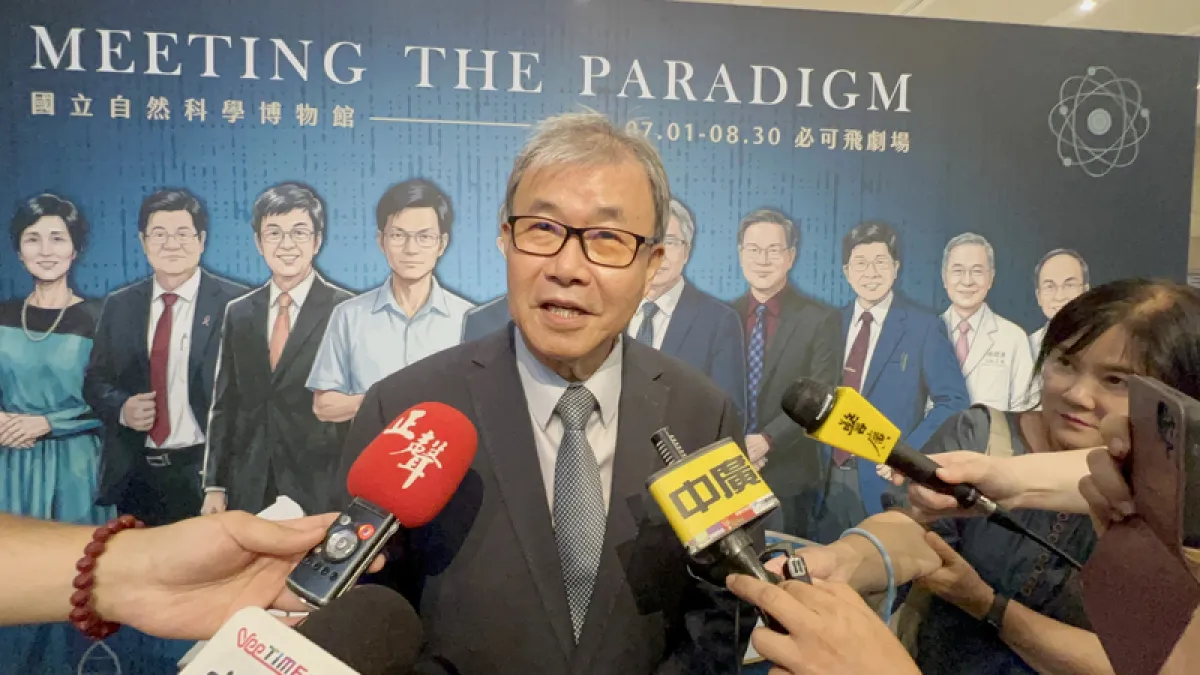 教育部長鄭英耀(圖)日前未出席立法院教育文化委員會前往彰化考察,挨批請病假輔選(中央社)