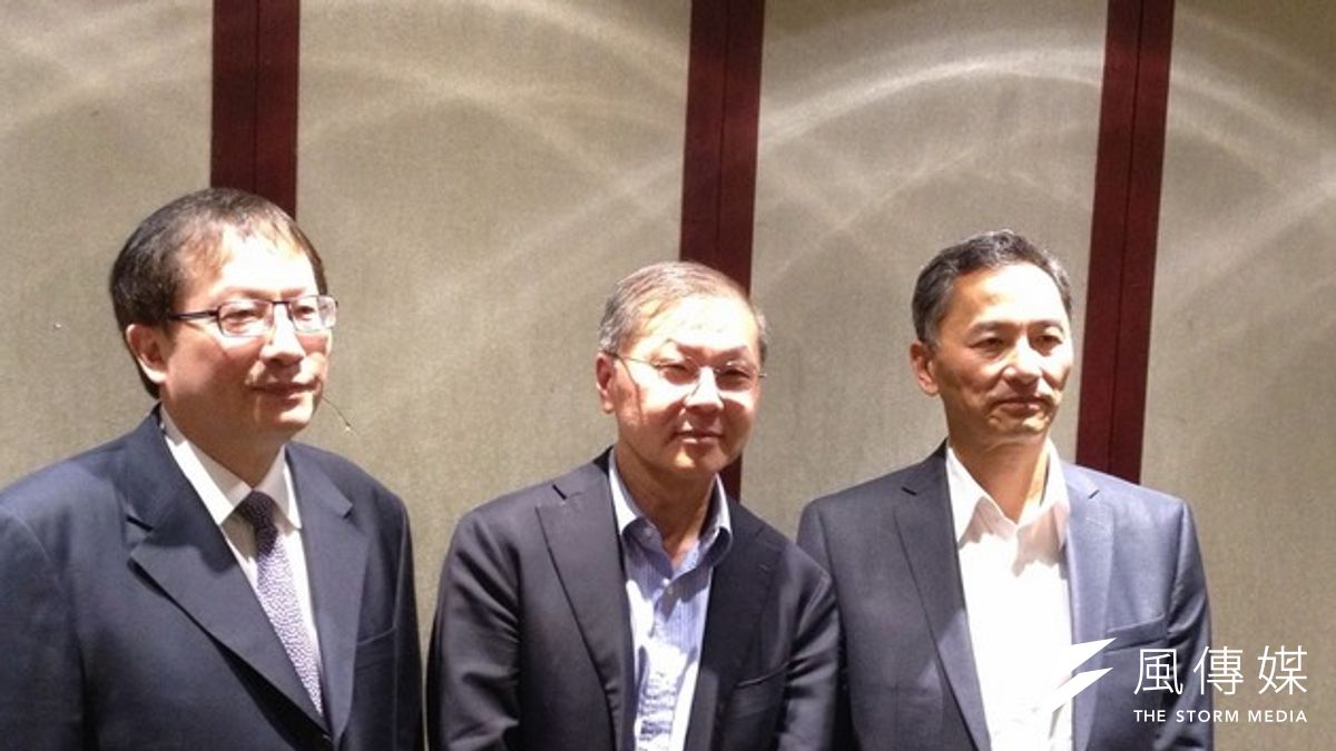 同為宇昌創辦人的陳良博(由左到右)、何大一、張念原,三人交情深厚,與記者茶敘時不斷互相吐槽。(姚惠珍攝) 同為宇昌創辦人的陳良博(由左到右)、何大一、張念原,三人交情深厚,與記者茶敘時不斷互相吐槽。(姚惠珍攝)