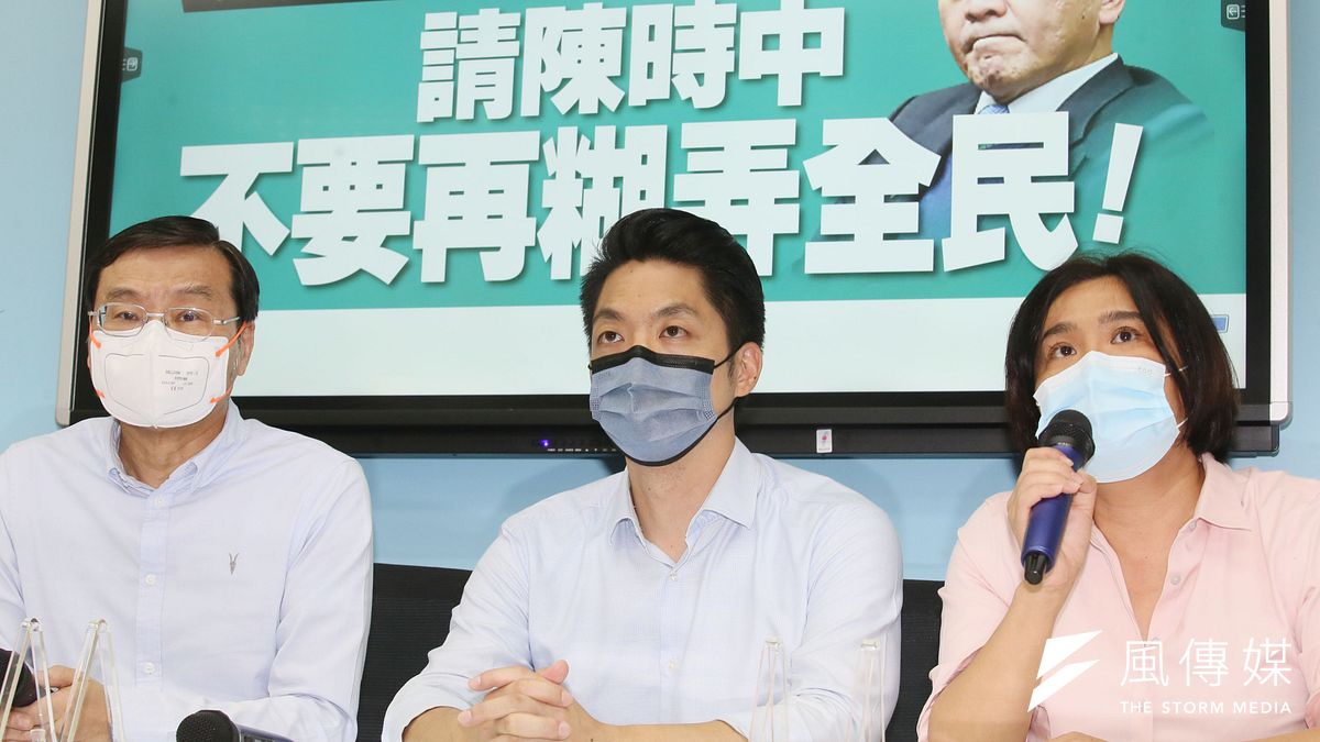 台北市長、前衛福部部長兼抗疫總指揮陳時中,堅持己見,執意保密疫苗購買條款三十年,引起反對聲浪。(資料照,柯承惠攝) 台北市長、前衛福部部長兼抗疫總指揮陳時中,堅持己見,執意保密疫苗購買條款三十年,引起反對聲浪。(資料照,柯承惠攝)