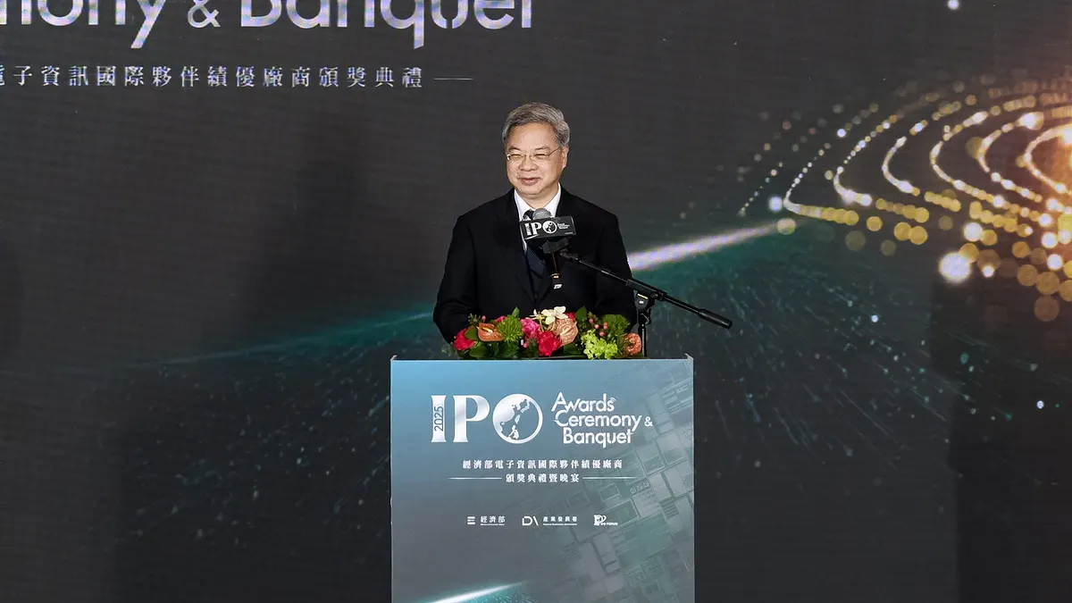 經濟部長龔明鑫提到,台灣資通訊產品與電子零組件的出口總額,從 2017 年的 1,400 多億美元,預計今年底將突破 4,800 億美元。(圖/經濟部提供) 經濟部長龔明鑫提到,台灣資通訊產品與電子零組件的出口總額,從 2017 年的 1,400 多億美元,預計今年底將突破 4,800 億美元。(圖/經濟部提供)