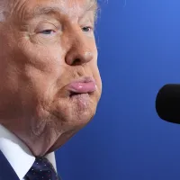 2026年5月26日、米国のトランプ大統領が「台湾は米国の半導体を盗んだ」と繰り返し主張する中、台湾の卓栄泰行政院長は「これは国際政治の現実だ」と述べるにとどまり、自らの立場を低くして反論を避けている。(写真/AP通信提供) 2026年5月26日、米国のトランプ大統領が「台湾は米国の半導体を盗んだ」と繰り返し主張する中、台湾の卓栄泰行政院長は「これは国際政治の現実だ」と述べるにとどまり、自らの立場を低くして反論を避けている。(写真/AP通信提供)