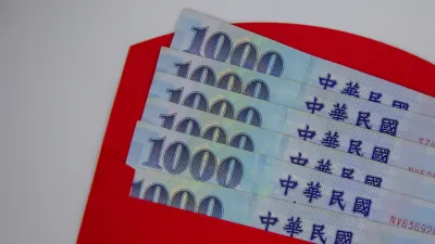 為提振地方經濟並吸引觀光人潮,嘉義市政府斥資 2500 萬元推動的「振興商圈夜市券」於今(2)日正式啟動兌換程序,活動首日便吸引大批民眾天未亮就前往市府大樓卡位排隊。(示意圖/取自Photo-ac)