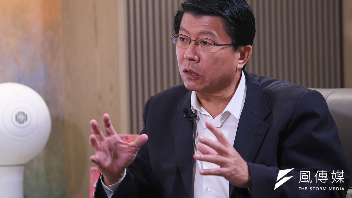 侯友宜競辦組織部副召集人謝龍介(見圖)指出,郭台銘連署傳弊,背後就是因為民進黨想藉此逼迫鴻海創辦人郭台銘登記參選。(顏麟宇攝) 侯友宜競辦組織部副召集人謝龍介(見圖)指出,郭台銘連署傳弊,背後就是因為民進黨想藉此逼迫鴻海創辦人郭台銘登記參選。(顏麟宇攝)