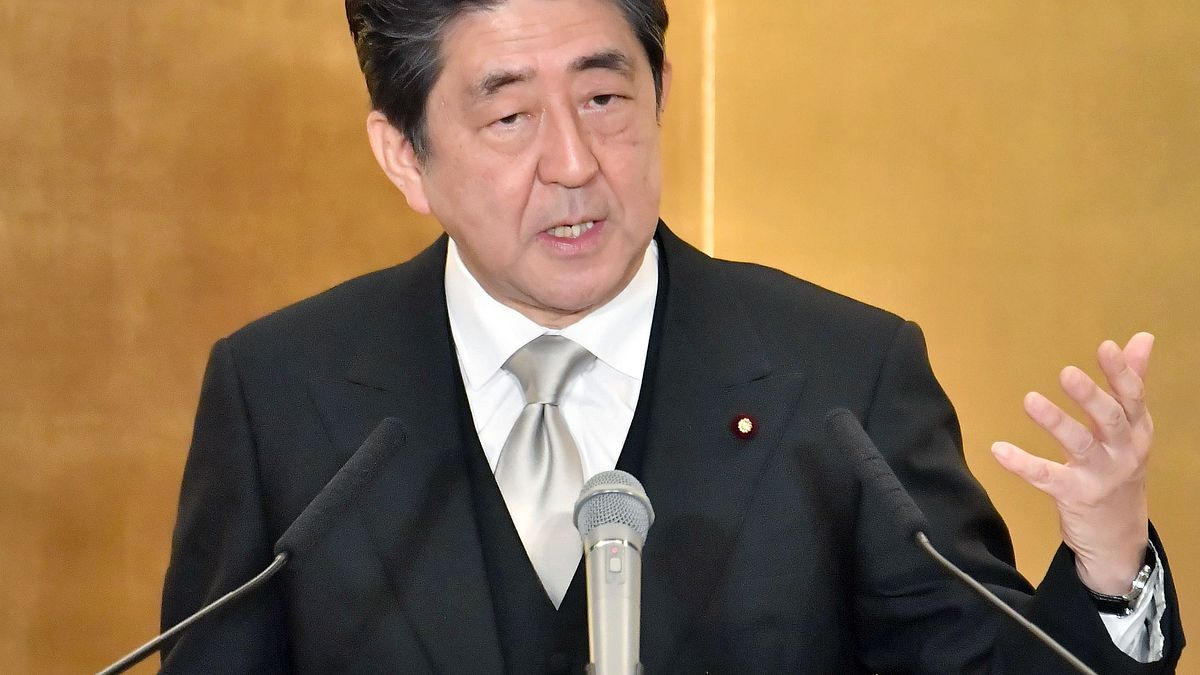 2017年11月,在亞太經合會峰會上,安倍晉三曾向中國伸出橄欖枝,表示願意加入一帶一路。(美聯社) 2017年11月,在亞太經合會峰會上,安倍晉三曾向中國伸出橄欖枝,表示願意加入一帶一路。(美聯社)