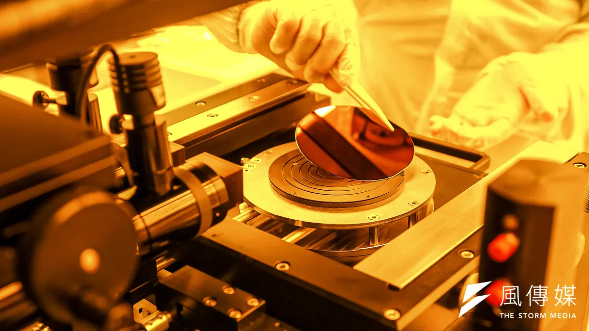 トランプの半導体産業に対する関税措置は主に台積電への圧力であり、「インテル(Intel)を救済する」ためのもので、ファウンドリー事業で数兆ウォンの損失を出しているサムスン電子にとって、重要な転換点となるだろう。(資料写真、顔麟宇撮影) トランプの半導体産業に対する関税措置は主に台積電への圧力であり、「インテル(Intel)を救済する」ためのもので、ファウンドリー事業で数兆ウォンの損失を出しているサムスン電子にとって、重要な転換点となるだろう。(資料写真、顔麟宇撮影)