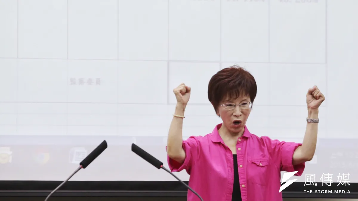 洪秀柱在國民黨總統初選民調公布後到黨部中央致意(林韶安攝)