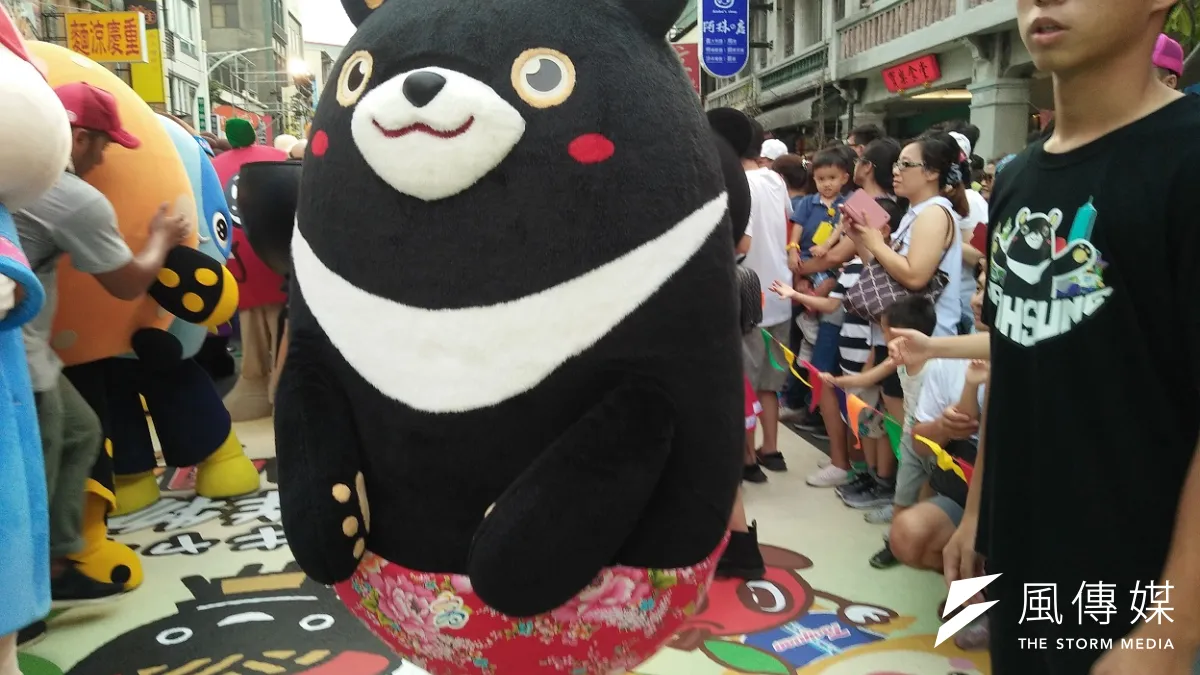 迎接生態交通全球盛典,台日吉祥物大PK。(圖/龔傑森攝)