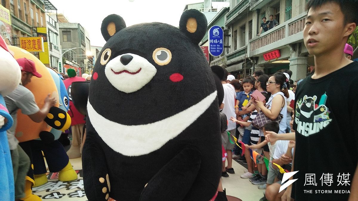 迎接生態交通全球盛典,台日吉祥物大PK。(圖/龔傑森攝) 迎接生態交通全球盛典,台日吉祥物大PK。(圖/龔傑森攝)