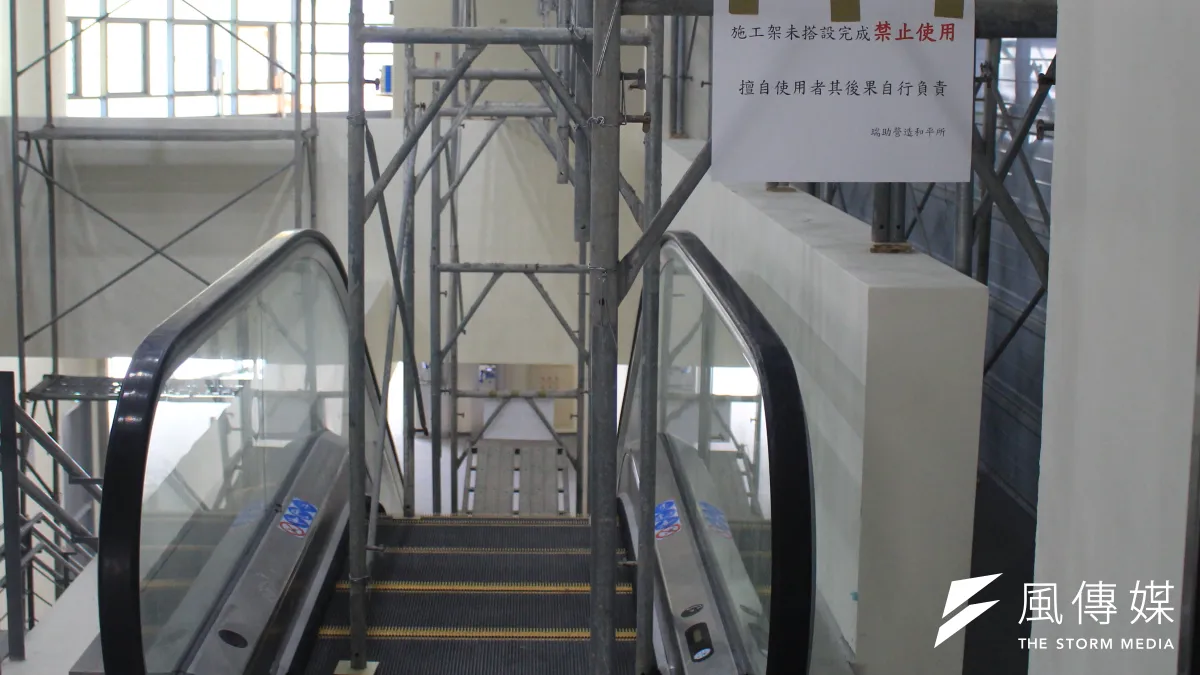 經濟部標準檢驗局下修鷹架防鏽標準,明年度將全面實施。對此,民進黨立委王定宇提出質疑,表示恐有圖利業者之嫌。(資料照,方炳超攝)