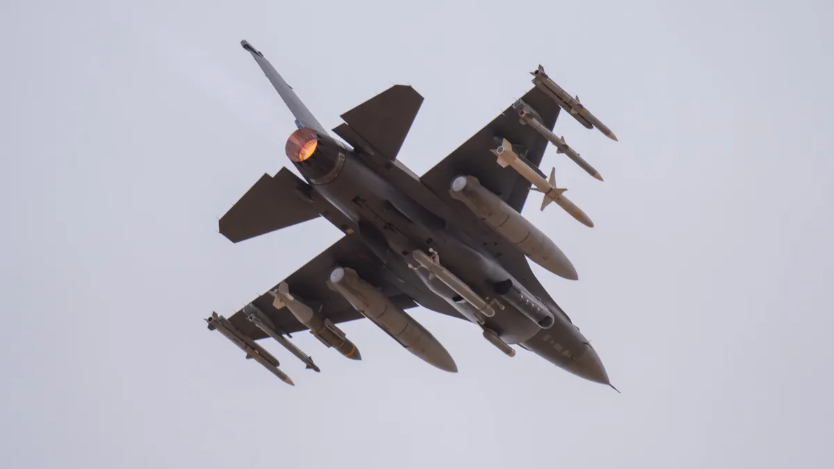 美軍F16戰鬥機。(翻攝自美軍中央司令部/臉書)