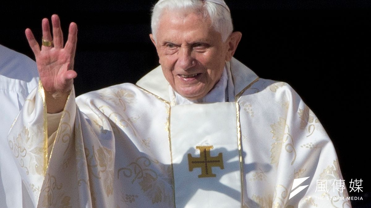 前羅馬天主教教宗本篤十六世(Benedict XVI)(見圖)辭世,享耆壽95歲。(資料照,AP) 前羅馬天主教教宗本篤十六世(Benedict XVI)(見圖)辭世,享耆壽95歲。(資料照,AP)