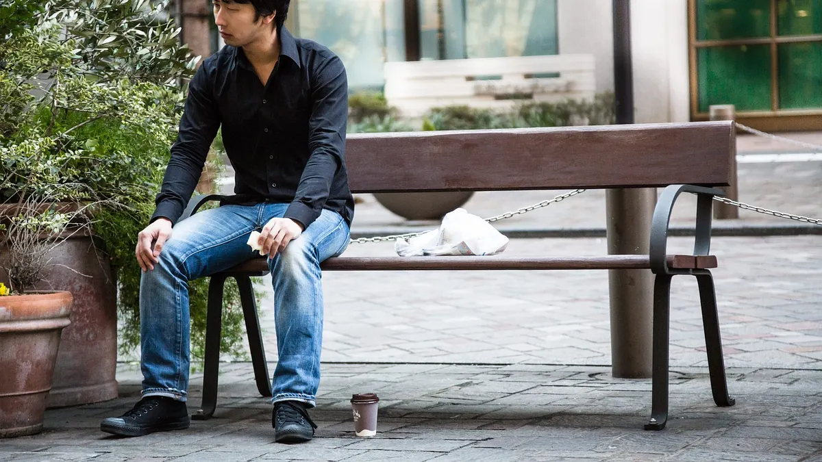 我最深愛的人,傷我卻是最深,教人無助的深刻。(圖/すしぱく@pakutaso) 我最深愛的人,傷我卻是最深,教人無助的深刻。(圖/すしぱく@pakutaso)