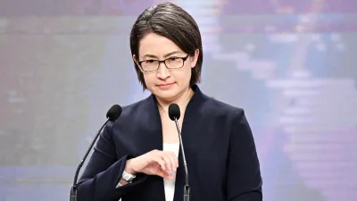 民進黨副總統候選人蕭美琴1日在辯論會上說「民進黨比國民黨還會治國」,在網上遭網友嘲諷,那麼為何逾六成希望「下架民進黨」?(台北市攝影記者聯誼會提供)