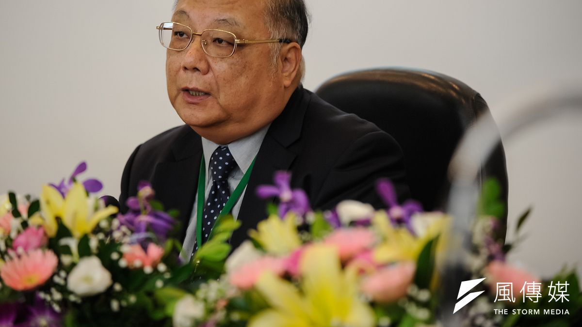 海軍陸戰隊演訓發生翻舟意外,擔任演訓裁判官的海軍教準部少校楊昌霖事後疑輕生。對此,中華大學講座教授杜紫宸(見圖)質疑,少校輕生不只是因為自責,而是「他責」。(資料照,甘岱民攝) 海軍陸戰隊演訓發生翻舟意外,擔任演訓裁判官的海軍教準部少校楊昌霖事後疑輕生。對此,中華大學講座教授杜紫宸(見圖)質疑,少校輕生不只是因為自責,而是「他責」。(資料照,甘岱民攝)