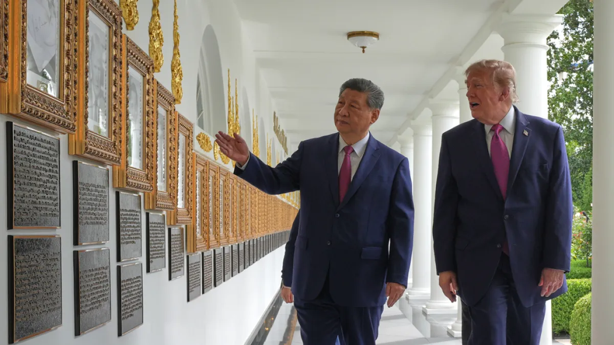 中國國家主席習近平(左)到白宮與美國總統川普(右)進行元首峰會,台灣國安單位透過各種管道打探消息。(美聯社)