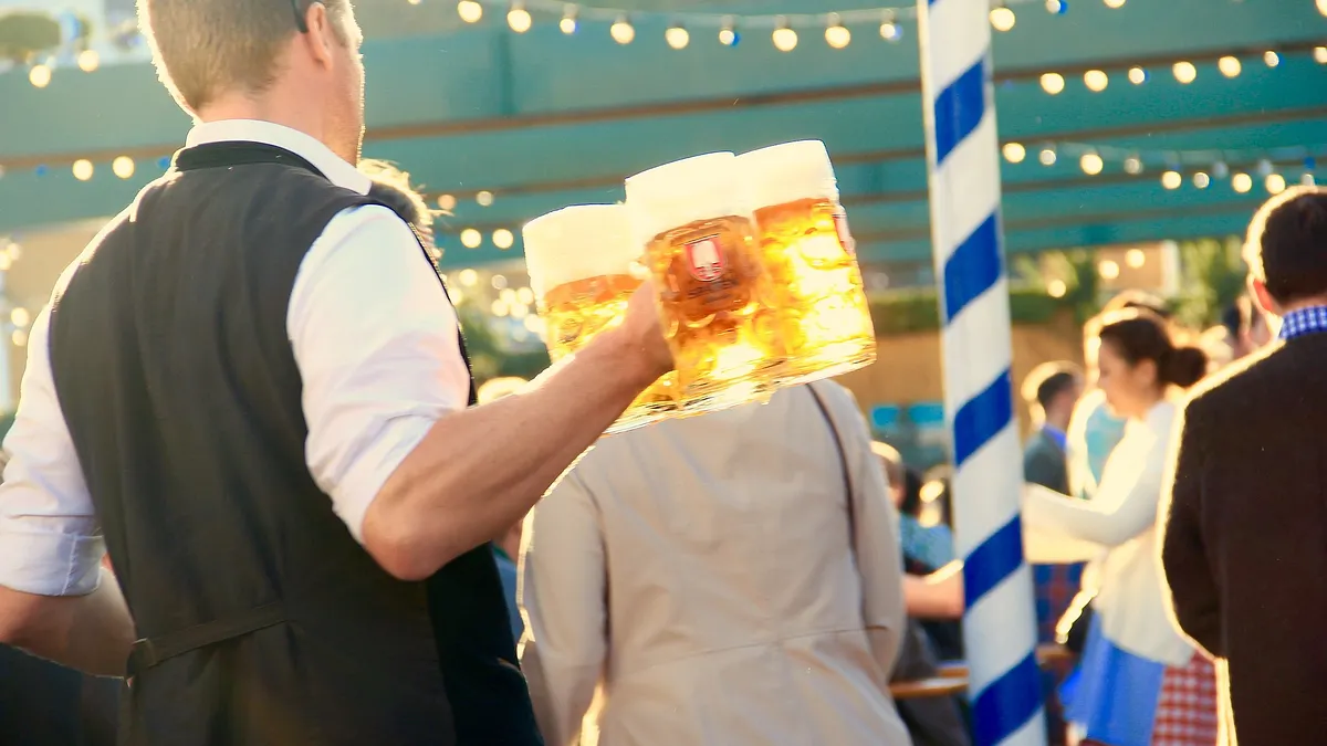 災保法第6條第2項所指的對象,並沒有涵蓋到勞基法第45條第4項的人,所以才要再增加一個災保法第10條第2項,以茲彌補。(取自Pixabay, motointermedia)