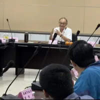 「高雄市米奇妙妙屋檢討」公聽會,由市議員黃柏霖主持,邀集市府相關局處及多位學者專家共同研議改善方向。(圖/高市議會提供) 「高雄市米奇妙妙屋檢討」公聽會,由市議員黃柏霖主持,邀集市府相關局處及多位學者專家共同研議改善方向。(圖/高市議會提供)