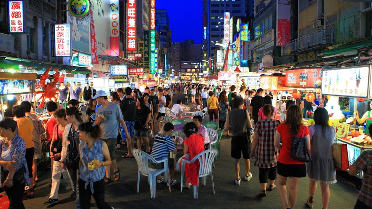 台南必去夜市不是花園、武聖!在地人更推它「攤販多樣、便宜乾淨」:應有盡有百逛不膩