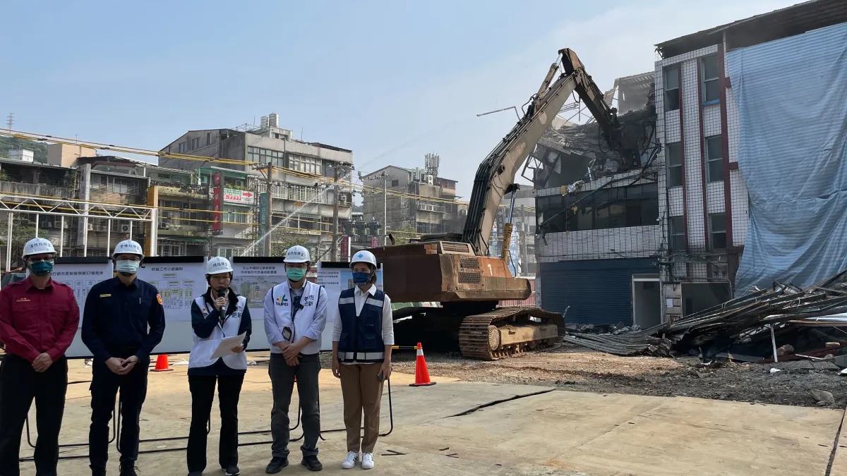 北市府順利完成執行文山區木柵段公辦都更案之代拆作業。(圖/臺北市政府都市更新處提供)