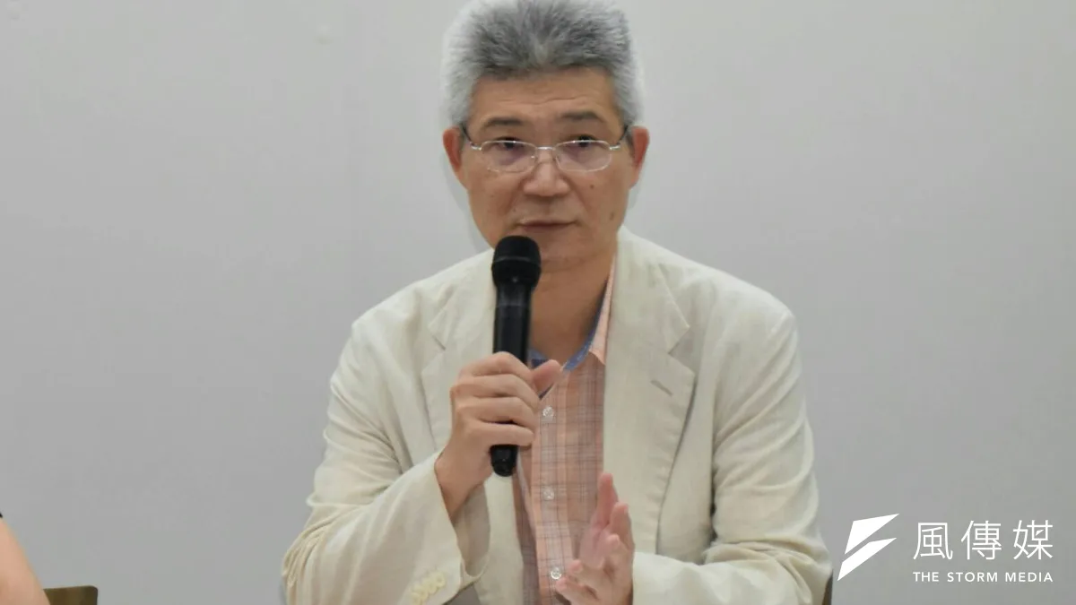 中正大學教授批評台北市政風單位為了調查洩密竟要調閱記者通聯。(陳伯聖攝)