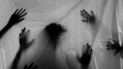 在攸關勞工權益的《勞動基準法》、《職業安全衛生法》、《就業服務法》等相關法案,竟然如蜻蜓點水般僅部分條文適用《揭弊者保護法》。示意圖。(資料照,取自nmagwood@pixabay/CC0)