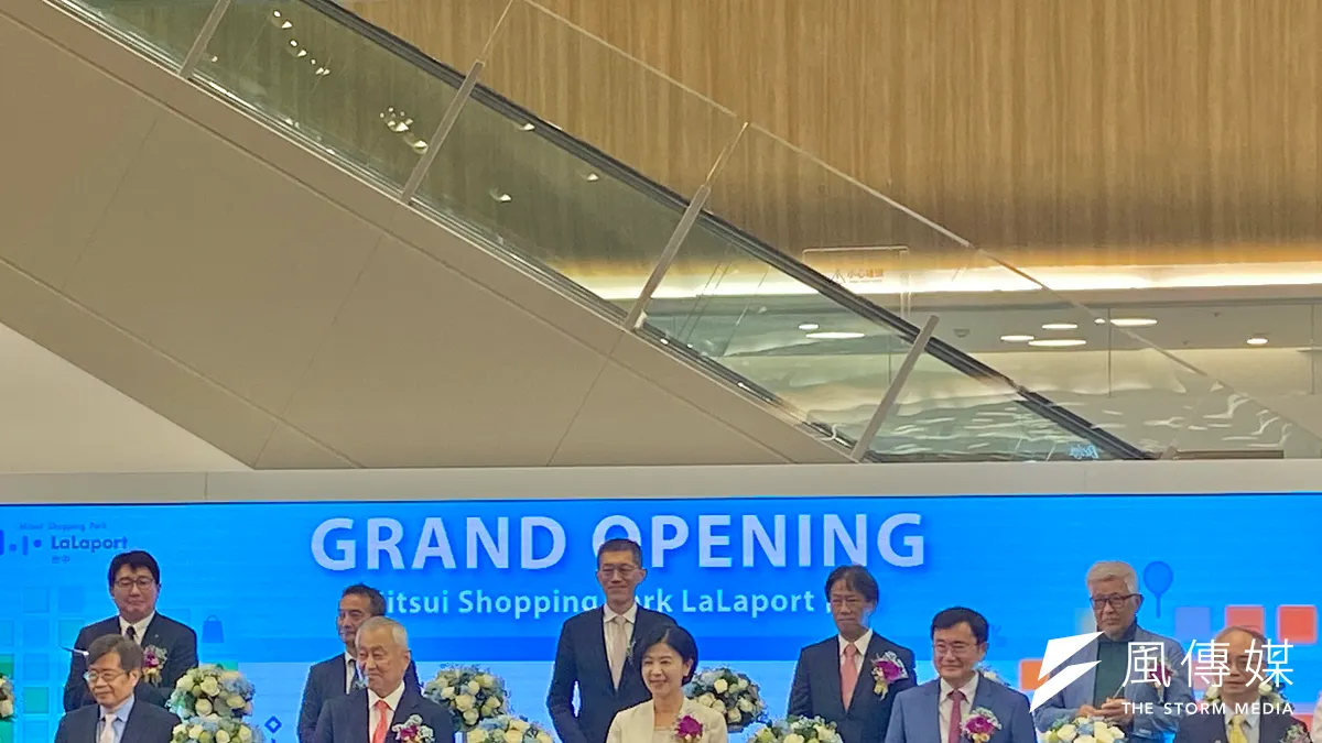 日商三井東區LaLaport購物中心全館開幕,中市府預估可促進東區建國市場、帝國糖廠及台中火車站周邊發展,帶動外縣市觀光消費人潮。(圖/王秀禾攝) 日商三井東區LaLaport購物中心全館開幕,中市府預估可促進東區建國市場、帝國糖廠及台中火車站周邊發展,帶動外縣市觀光消費人潮。(圖/王秀禾攝)