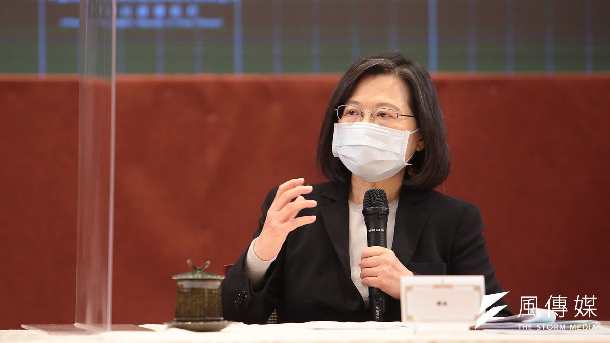 總統蔡英文27日出席「強化全民國防兵力結構調整方案」記者會。(資料照,顏麟宇攝) 總統蔡英文27日出席「強化全民國防兵力結構調整方案」記者會。(資料照,顏麟宇攝)