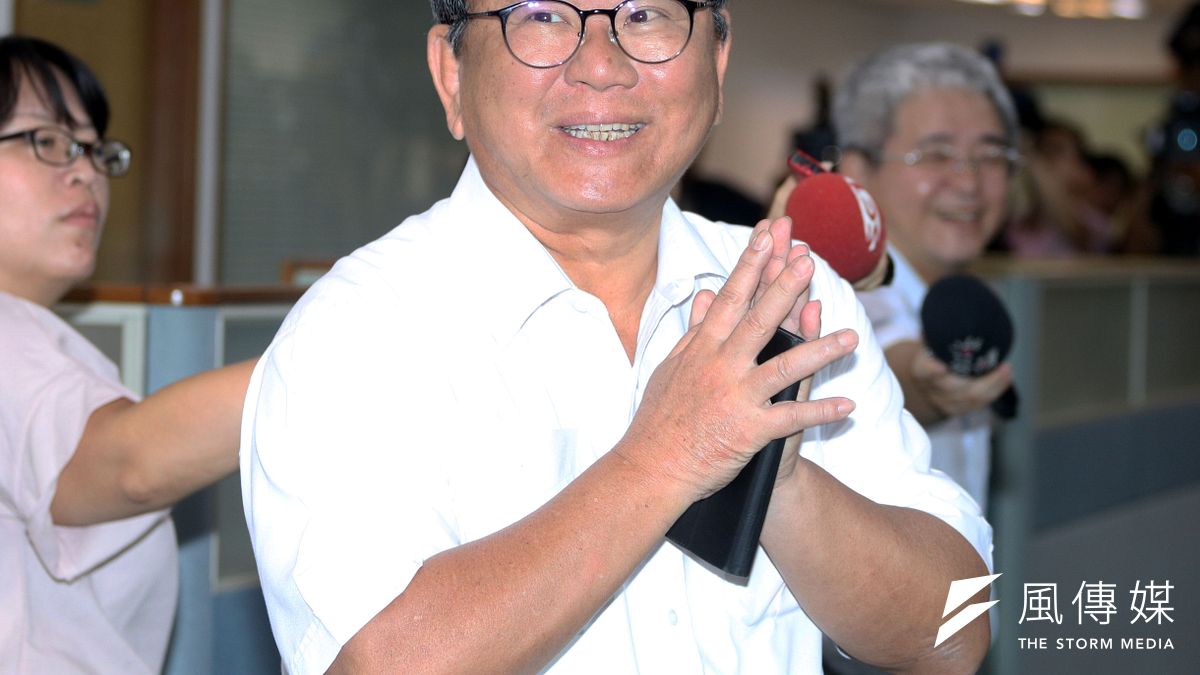 針對嘉義縣長張花冠控告性騷擾,對此民進黨立委陳明文22日表示,還是先以容忍、包容的態度去看待,盼不要影響黨內和諧。(資料照,蘇仲泓攝) 針對嘉義縣長張花冠控告性騷擾,對此民進黨立委陳明文22日表示,還是先以容忍、包容的態度去看待,盼不要影響黨內和諧。(資料照,蘇仲泓攝)