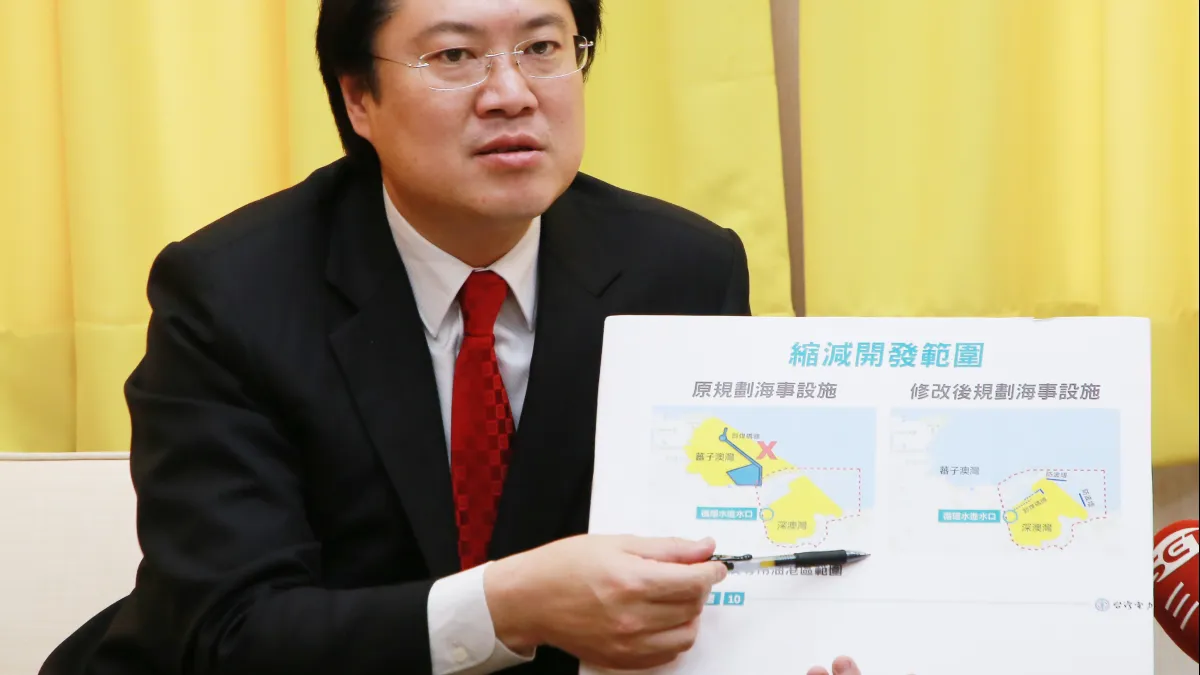 基隆市長林右昌30日說明,深澳電廠問題最該出來說清楚的人是新北市長朱立倫。(基隆市政府提供)