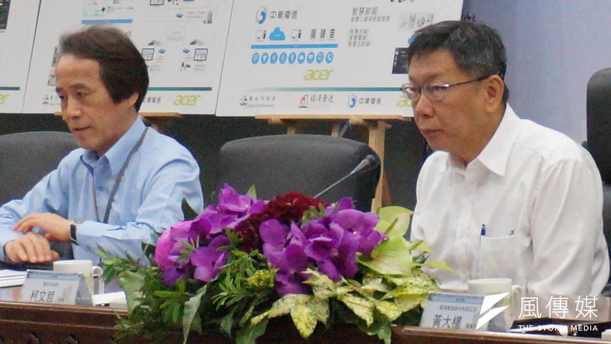 台北市長柯文哲15日出席「南港區東明公宅智慧社區統包工程」簽約儀式。(王彥喬攝) 台北市長柯文哲15日出席「南港區東明公宅智慧社區統包工程」簽約儀式。(王彥喬攝)