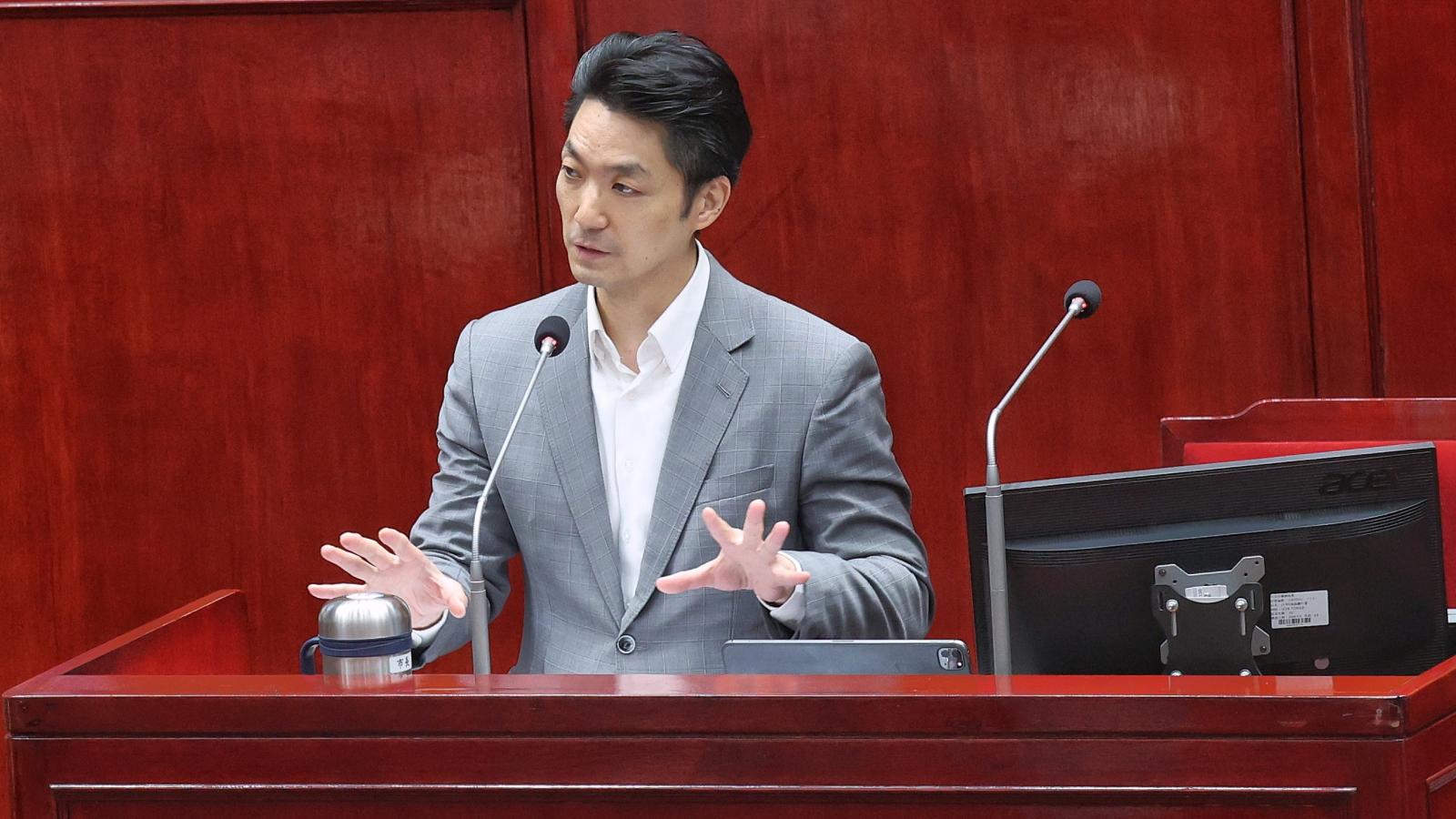 蔣萬安2024哈佛演講英文能力挨批 旅美教授看完力挺:選舉競爭也要講武德