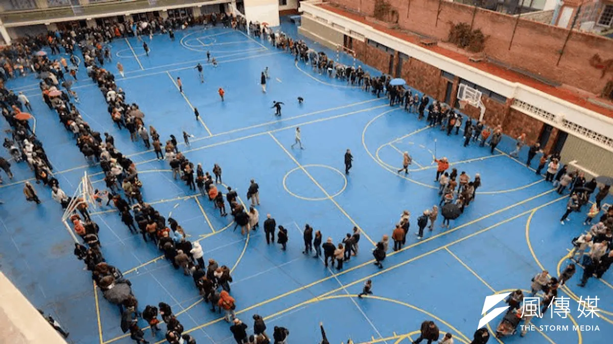 雖然西班牙政府拒絕承認,加泰隆尼亞仍赤裸表白「要獨立!」。(美聯社)