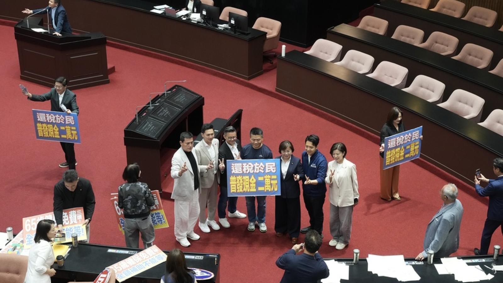 觀點投書:憲政衝突逃生梯─以中程計畫立法參與為財政紀律政爭解套