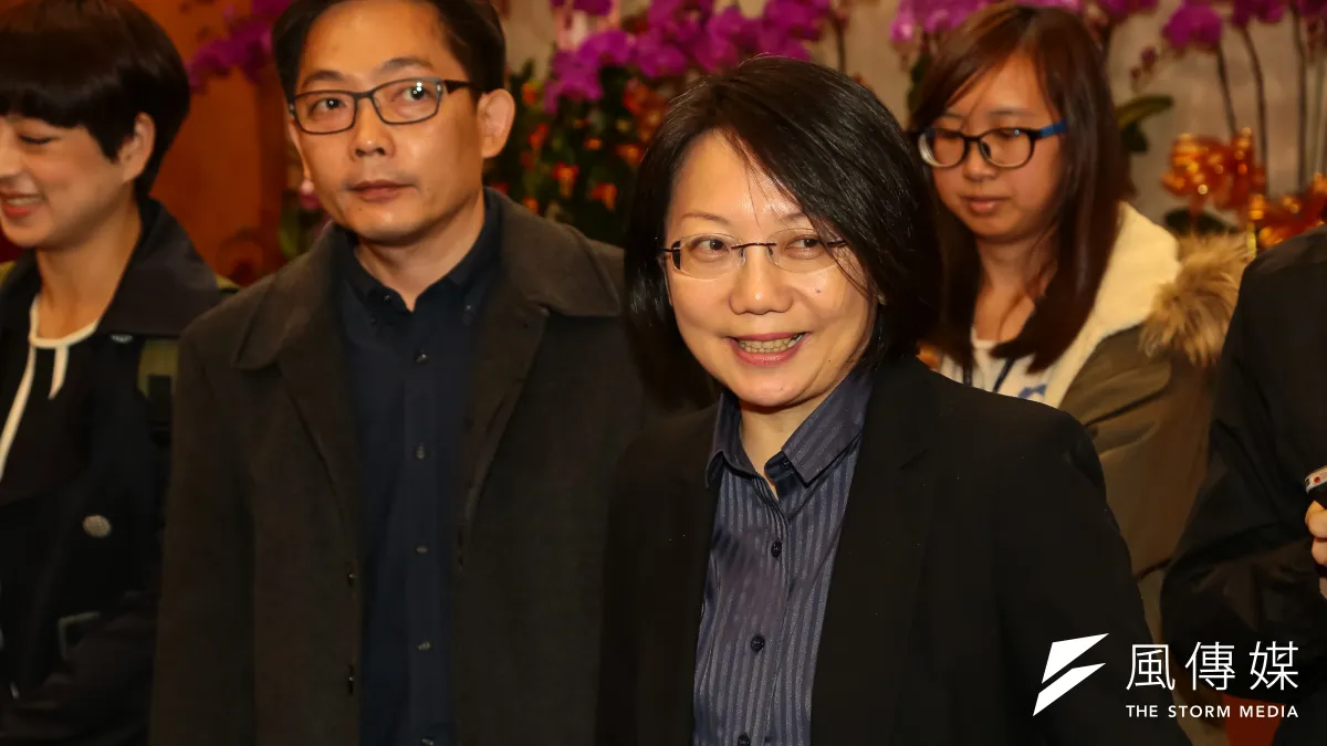 因應2018年地方議員選舉,社會民主黨23日宣布進行人事異動,召集人陳尚志請辭,並由前召集人范雲代理。圖為陳尚志與范雲。(資料照,顏麟宇攝)