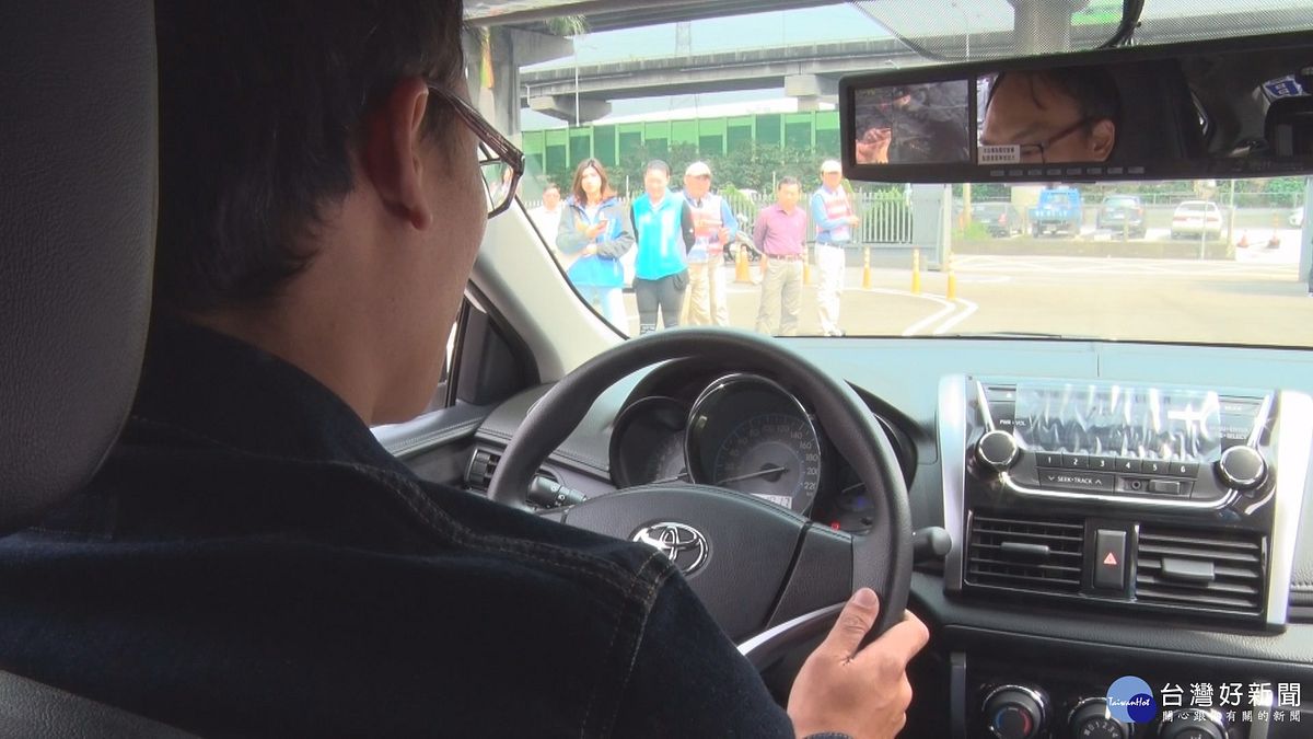 道路駕駛考驗5月上路 公路總局辦觀摩會 道路駕駛考驗5月上路 公路總局辦觀摩會