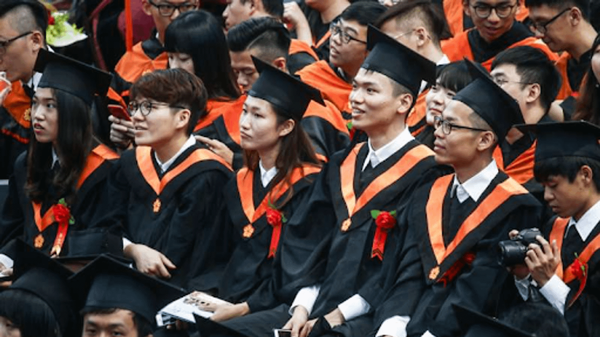 作者認為,學歷非重點,而是要培養學生的態度。(圖片來源:蔡親傑) 作者認為,學歷非重點,而是要培養學生的態度。(圖片來源:蔡親傑)