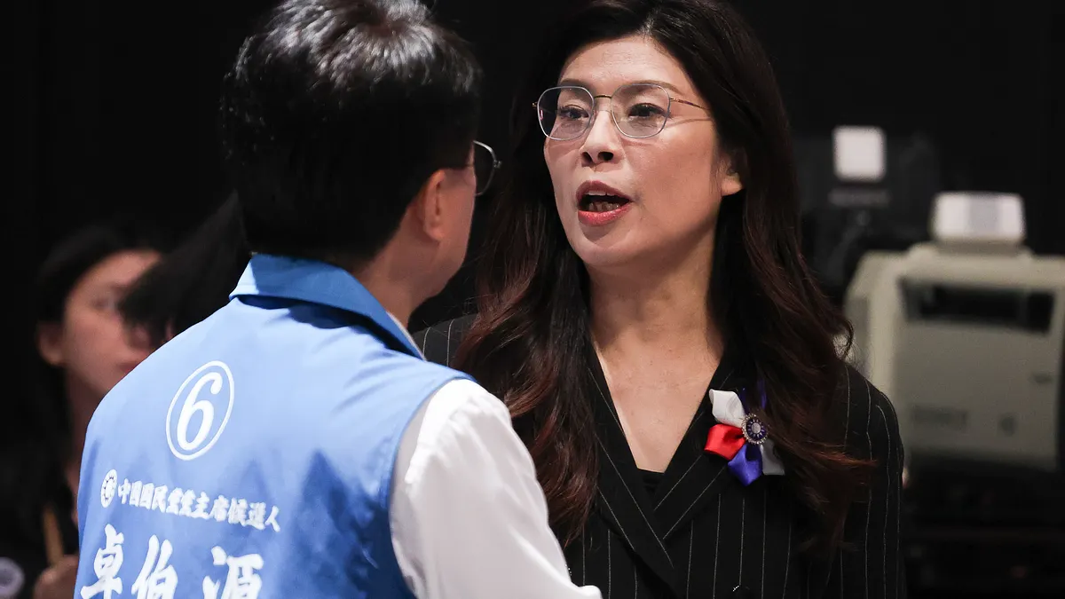 中國國民黨黨主席選舉,鄭麗文支持者竟操作對手之一的羅智強「退選」。(陳品佑攝) 中國國民黨黨主席選舉,鄭麗文支持者竟操作對手之一的羅智強「退選」。(陳品佑攝)