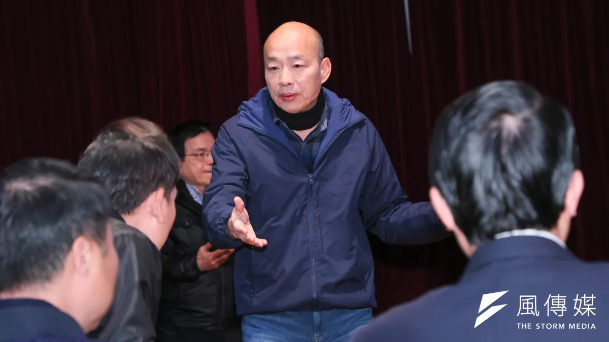 國民黨不分區立委當選人韓國瑜(中)六年之內,兩度政治重開機,在政壇實屬異數。(顏麟宇攝)